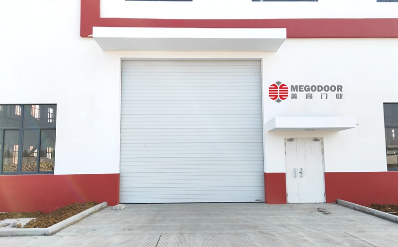 镇江本地服务好的提升门厂家——美高门业插图2