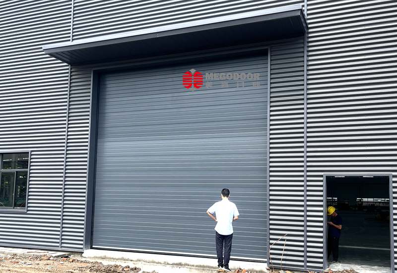 镇江本地服务好的提升门厂家——美高门业缩略图