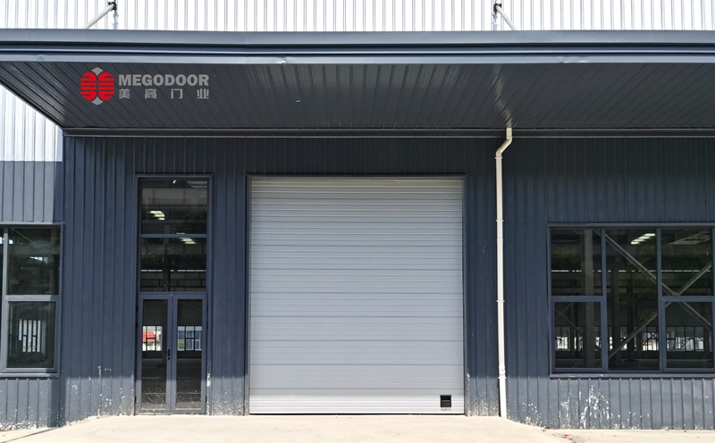 镇江药厂保温工业提升门：美高门业的卓越解决方案缩略图