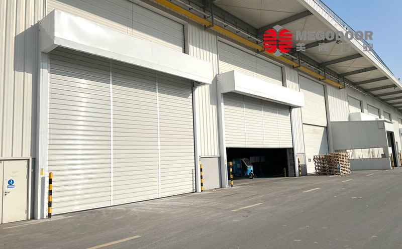 智能工业门户：镇江涡轮轨道硬质快速门系统插图