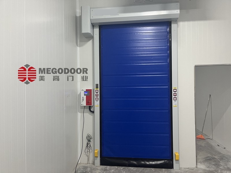 镇江冷库缓冲区专用快速卷帘门——高效保温,智能守护冷链通道插图 镇江冷库缓冲区专用快速卷帘门——高效保温,智能守护冷链通道插图