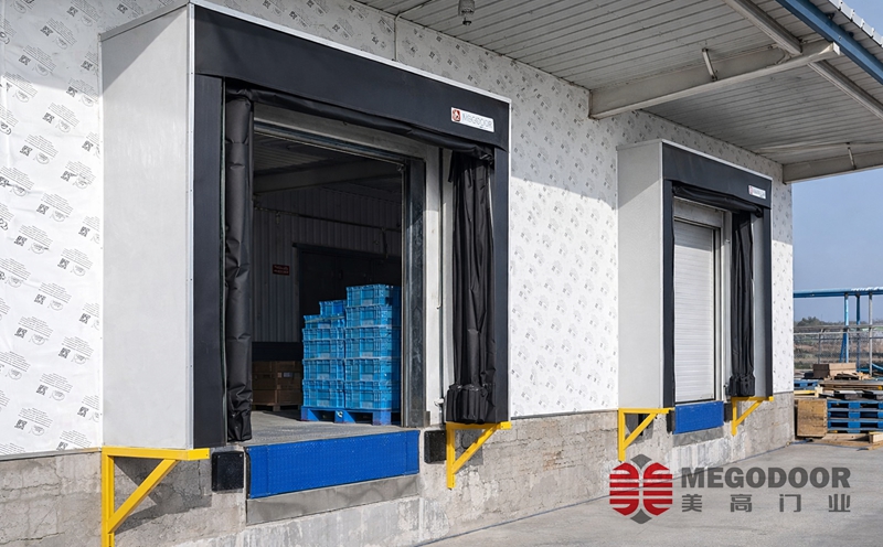 镇江仓储冷库出货口为什么要使用充气门封？缩略图