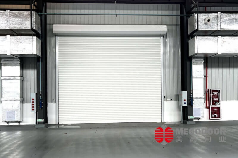 镇江工厂保温门怎么选？普通卷帘门、提升门、硬质快速门有什么区别插图1