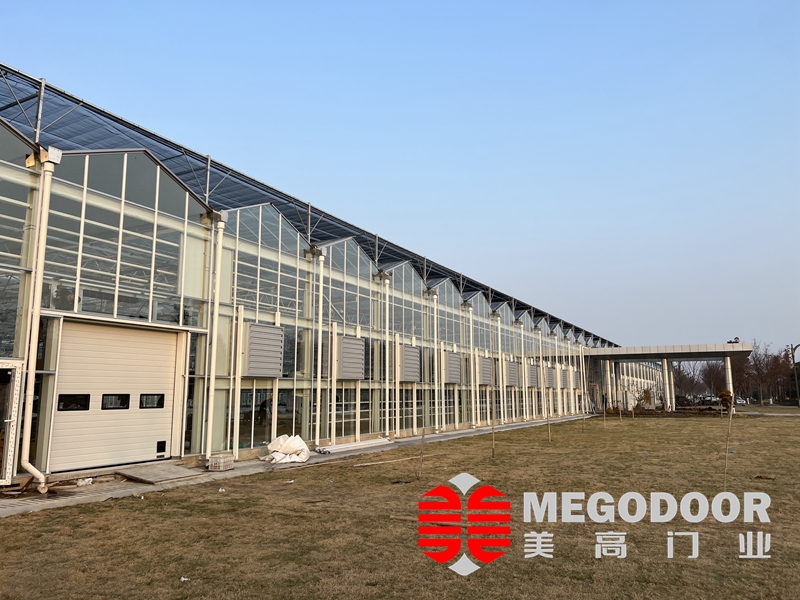 温室大棚用快速门、保温提升门怎么选？美高门业助力镇江温室环境稳定运行缩略图